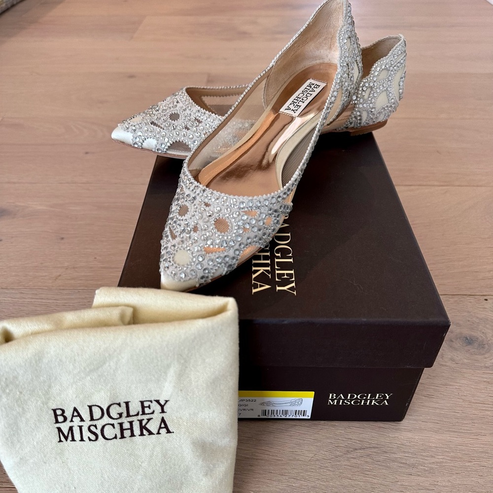 Badgley Mischka Gigi flats - Ivory
